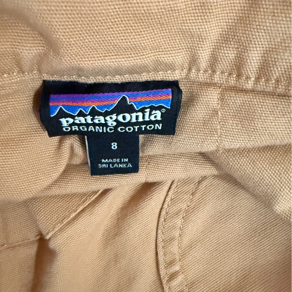 Patagonia Women's Tan Stand Up Shorts - Picture 3 of 3